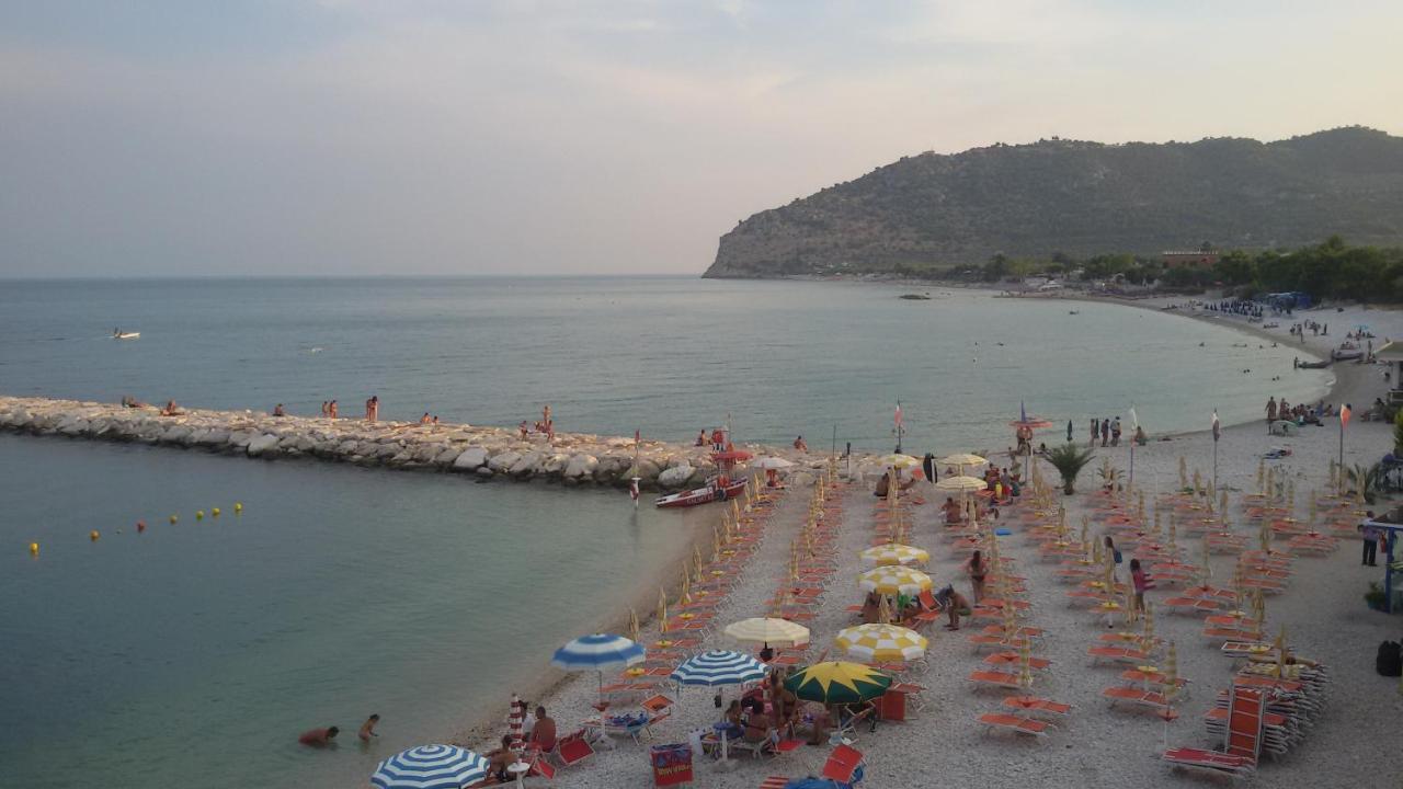 Ville Agnuli Case Vacanza Mattinata Bagian luar foto