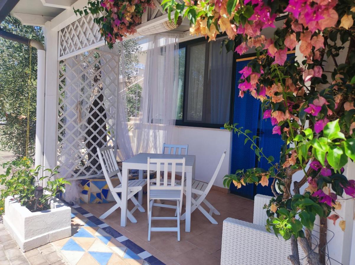 Ville Agnuli Case Vacanza Mattinata Bagian luar foto